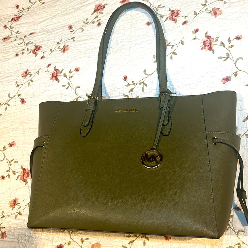 Michael Kors Gilly Large Drawstring Travel Tote Shoulder Bag Olive Green